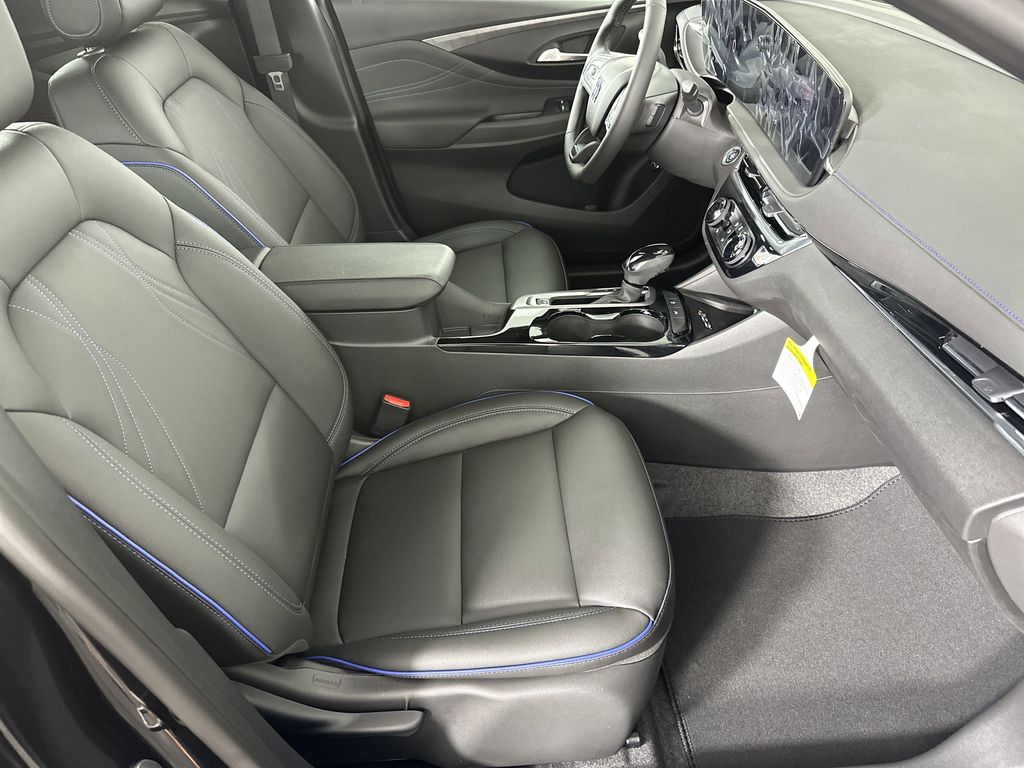 new 2025 Buick Envista car, priced at $29,570