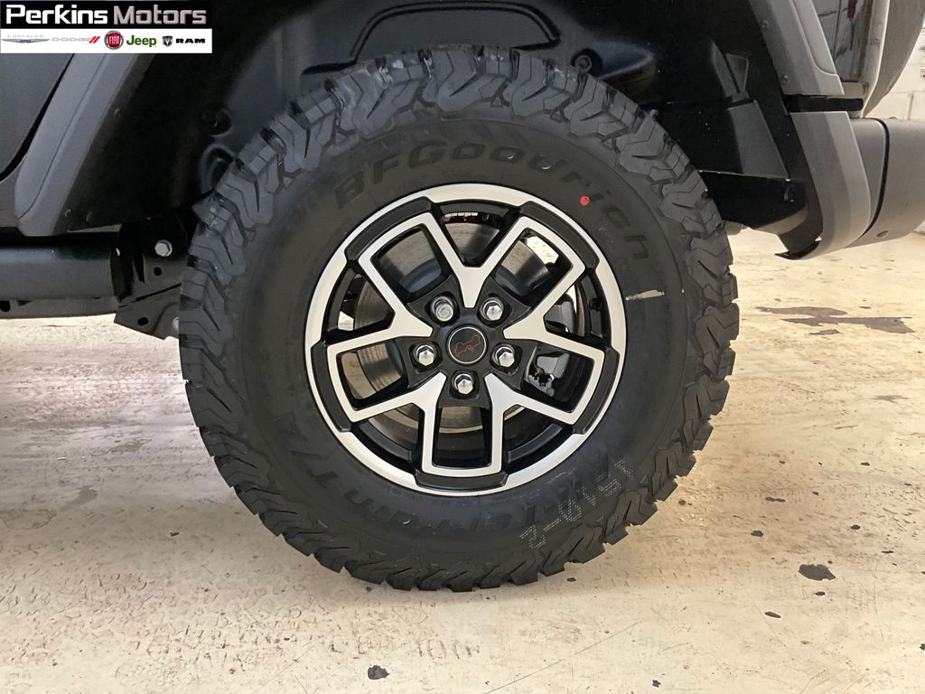 new 2025 Jeep Wrangler car, priced at $58,684