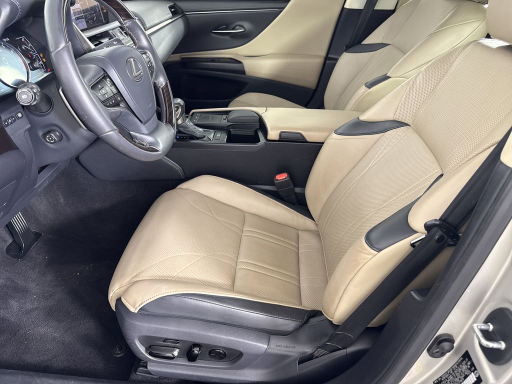 used 2019 Lexus ES car, priced at $30,367