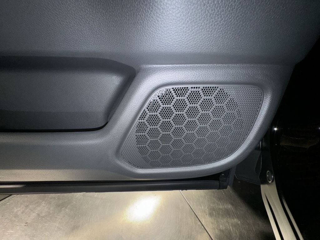 new 2025 Honda Pilot car, priced at $50,895