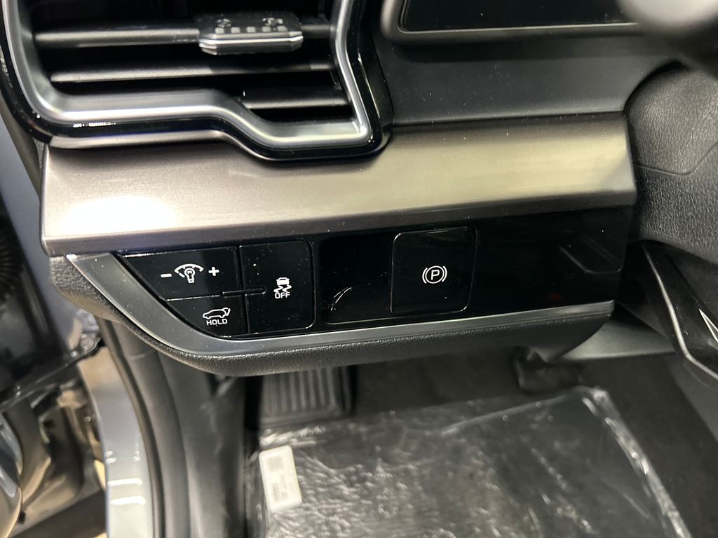new 2025 Kia Sportage car, priced at $30,659