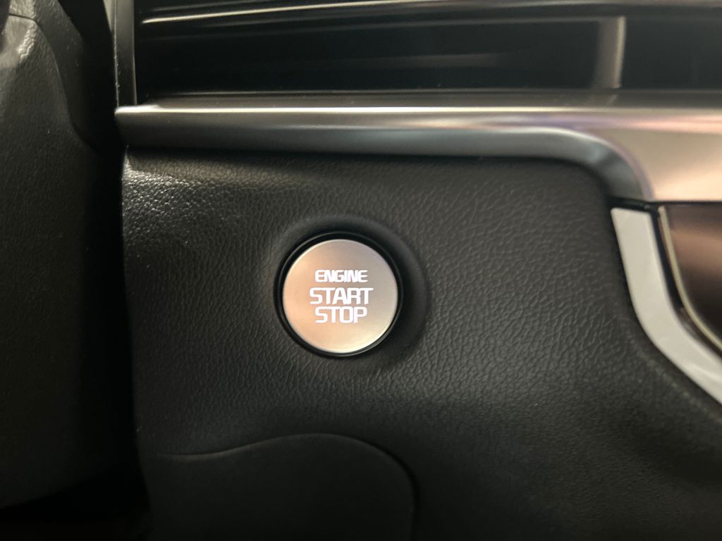 new 2025 Kia Sorento car, priced at $35,985