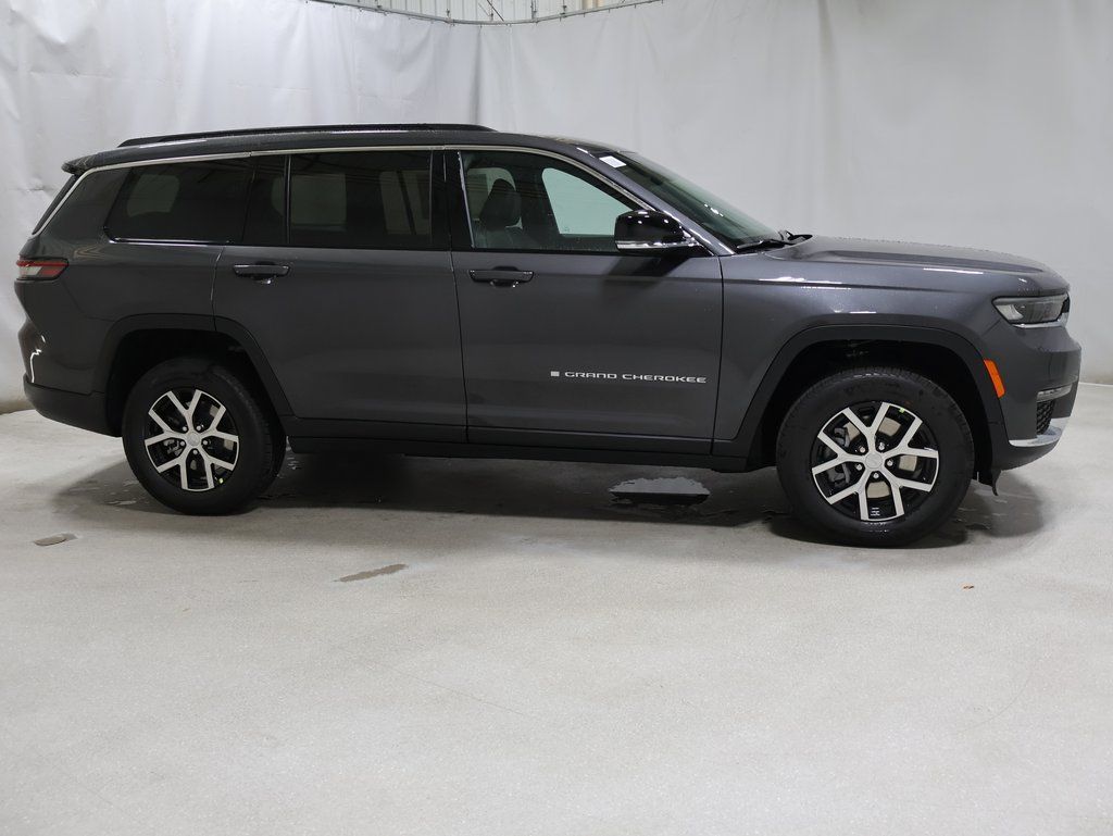 new 2025 Jeep Grand Cherokee L car, priced at $48,295