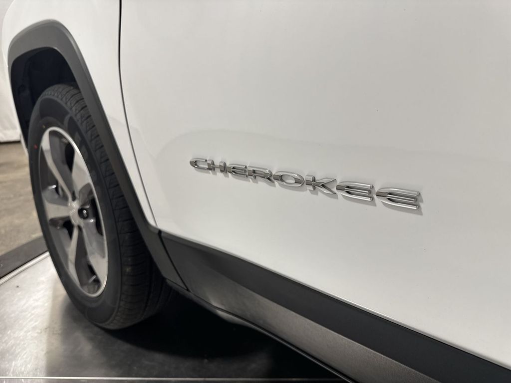 used 2019 Jeep Cherokee car, priced at $16,283
