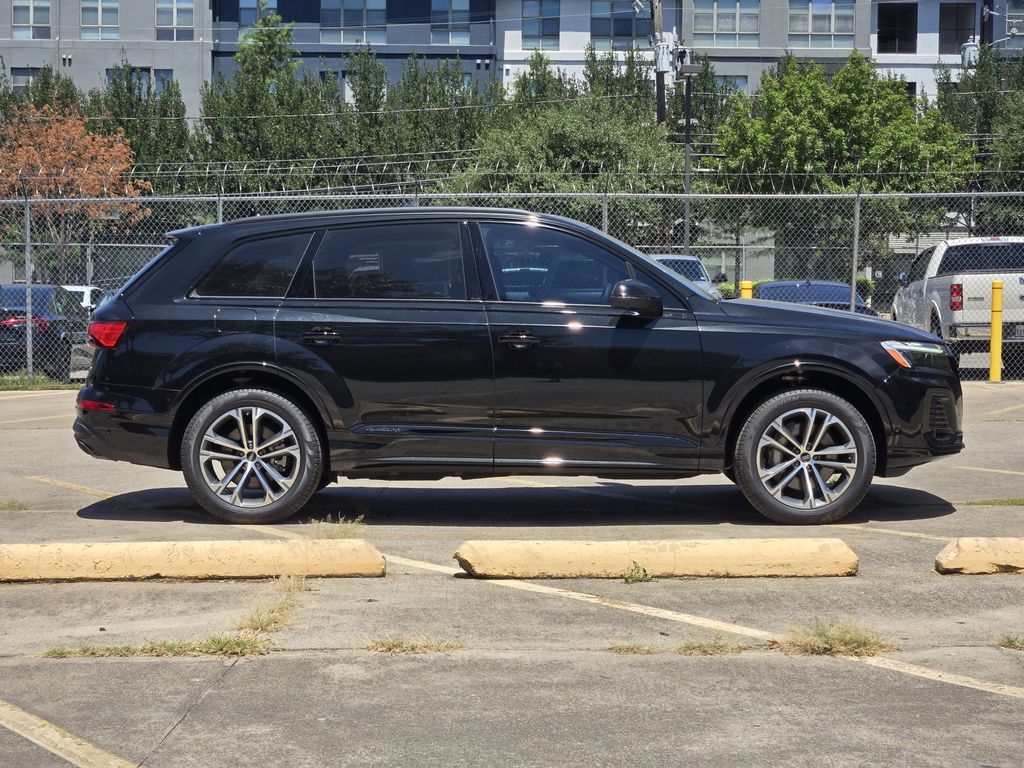 new 2025 Audi Q7 car, priced at $71,100