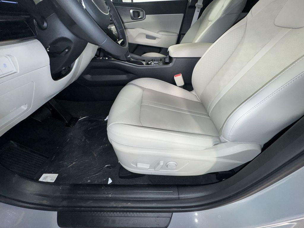 new 2025 Kia Sorento car, priced at $42,071