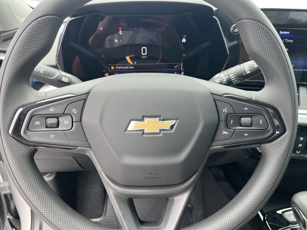 new 2025 Chevrolet Trax car, priced at $22,862