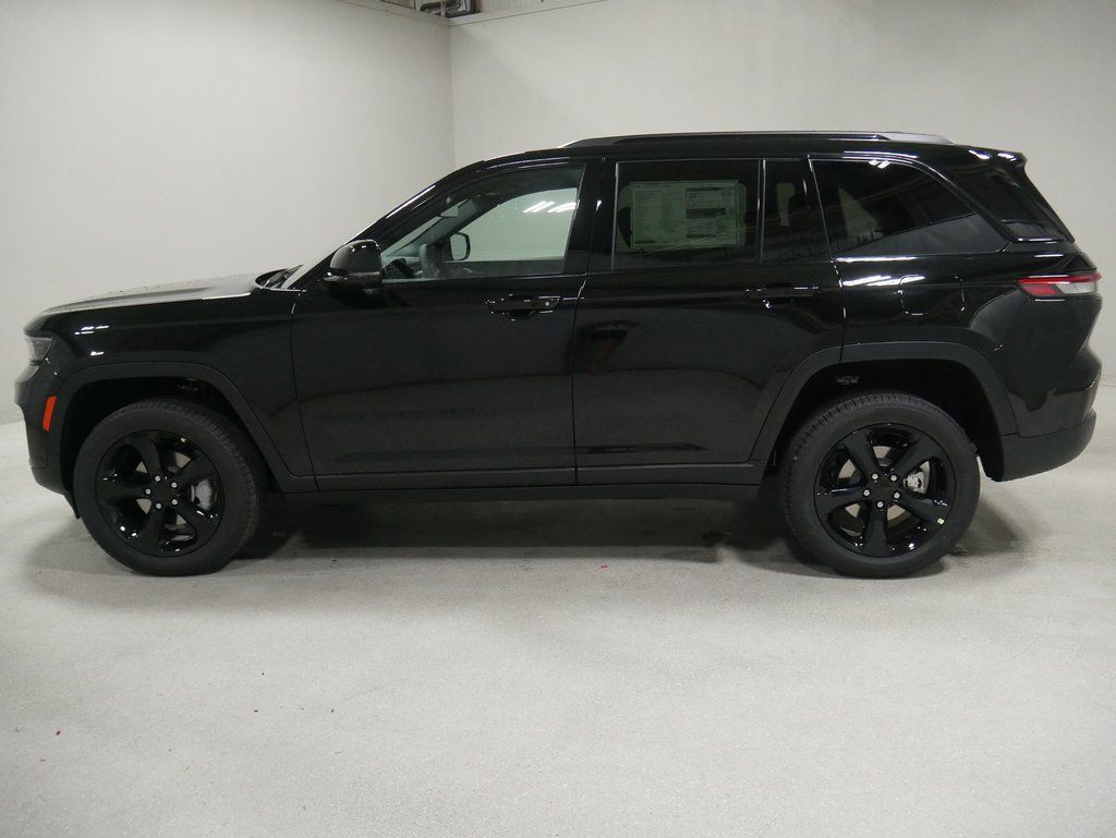 new 2024 Jeep Grand Cherokee car, priced at $52,960