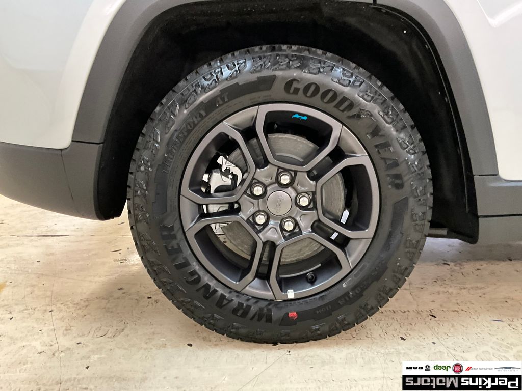 new 2025 Jeep Grand Cherokee car, priced at $60,498