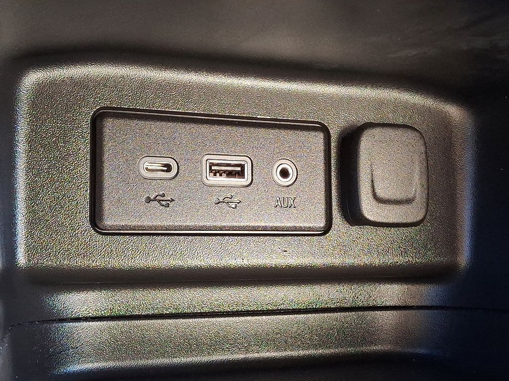 used 2022 Chevrolet Equinox car, priced at $20,995