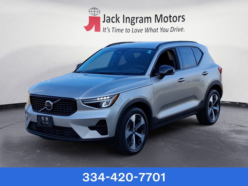 used 2024 Volvo XC40 car, priced at $31,499