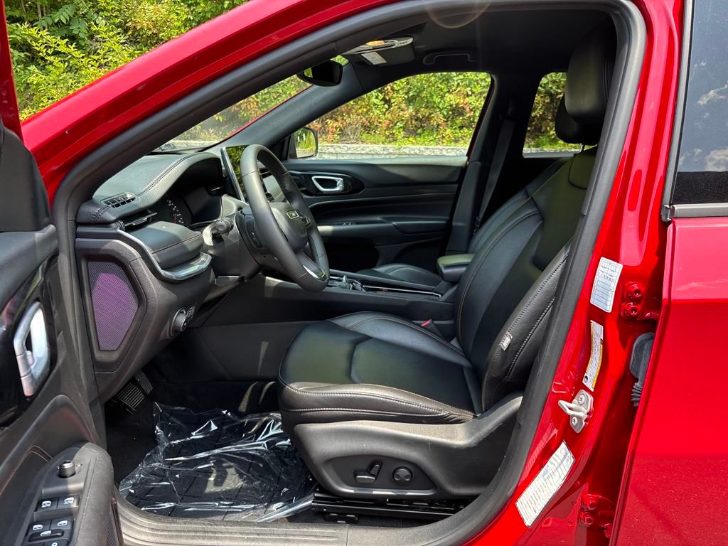 used 2023 Jeep Compass car, priced at $21,200