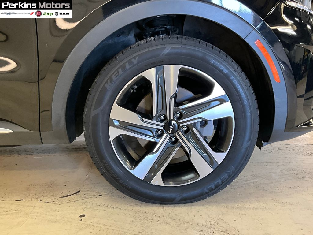 used 2022 Kia Sorento Hybrid car, priced at $31,476