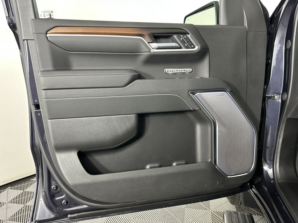 new 2025 GMC Sierra 1500 car, priced at $68,494