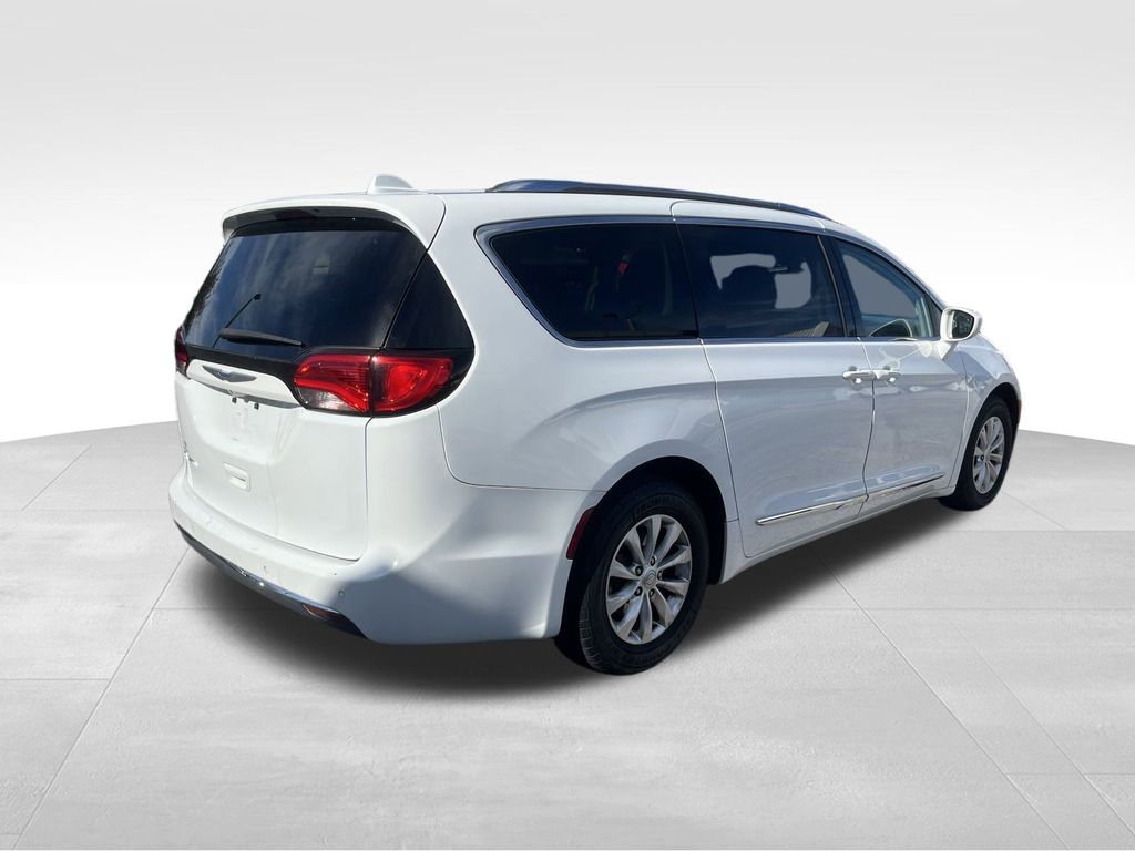 used 2019 Chrysler Pacifica car, priced at $13,991