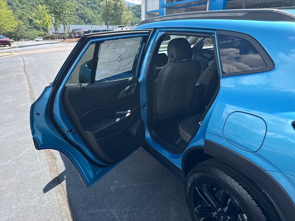 new 2025 Chevrolet Trax car, priced at $27,085