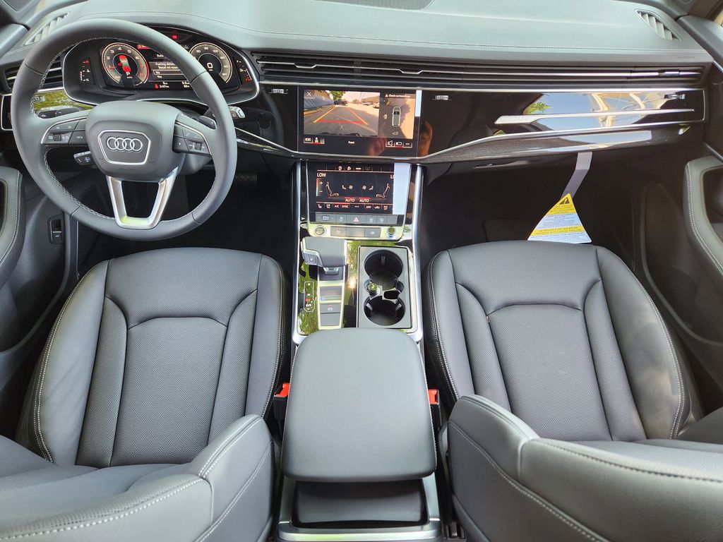 new 2025 Audi Q7 car, priced at $77,840