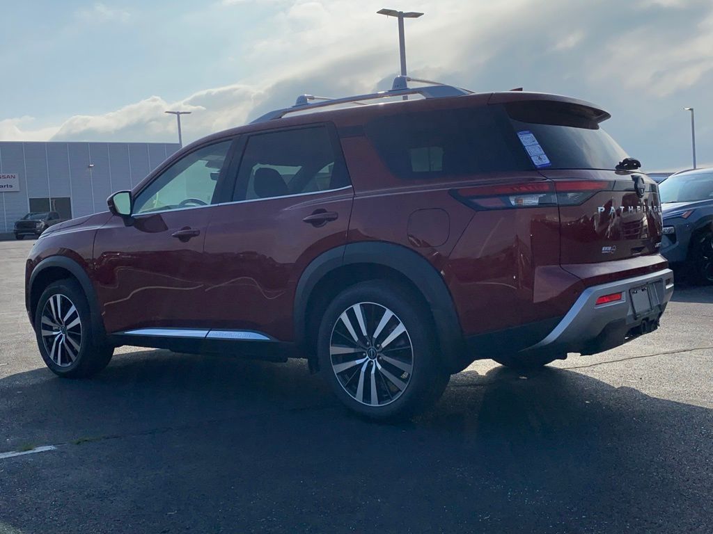 new 2024 Nissan Pathfinder car, priced at $44,325