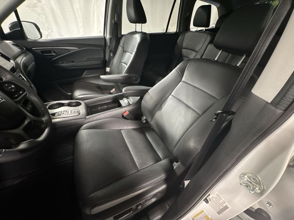 used 2022 Honda Pilot car, priced at $35,425