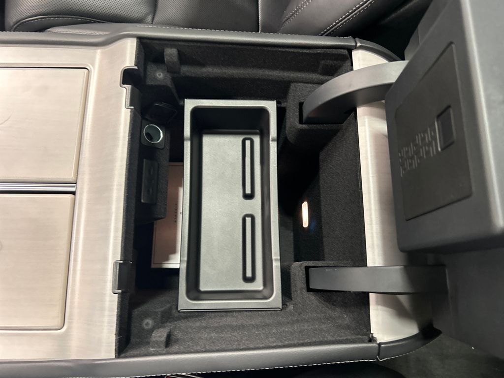 new 2025 Lincoln Navigator car, priced at $106,555