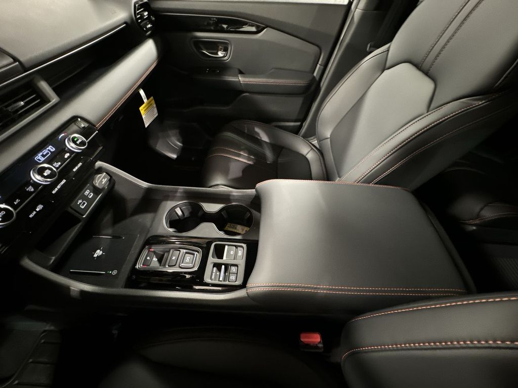 new 2025 Honda Pilot car, priced at $50,895