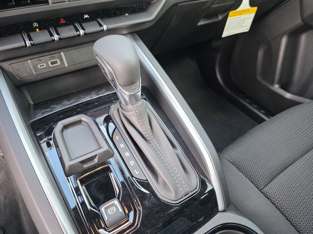 new 2025 Chevrolet Colorado car, priced at $30,400