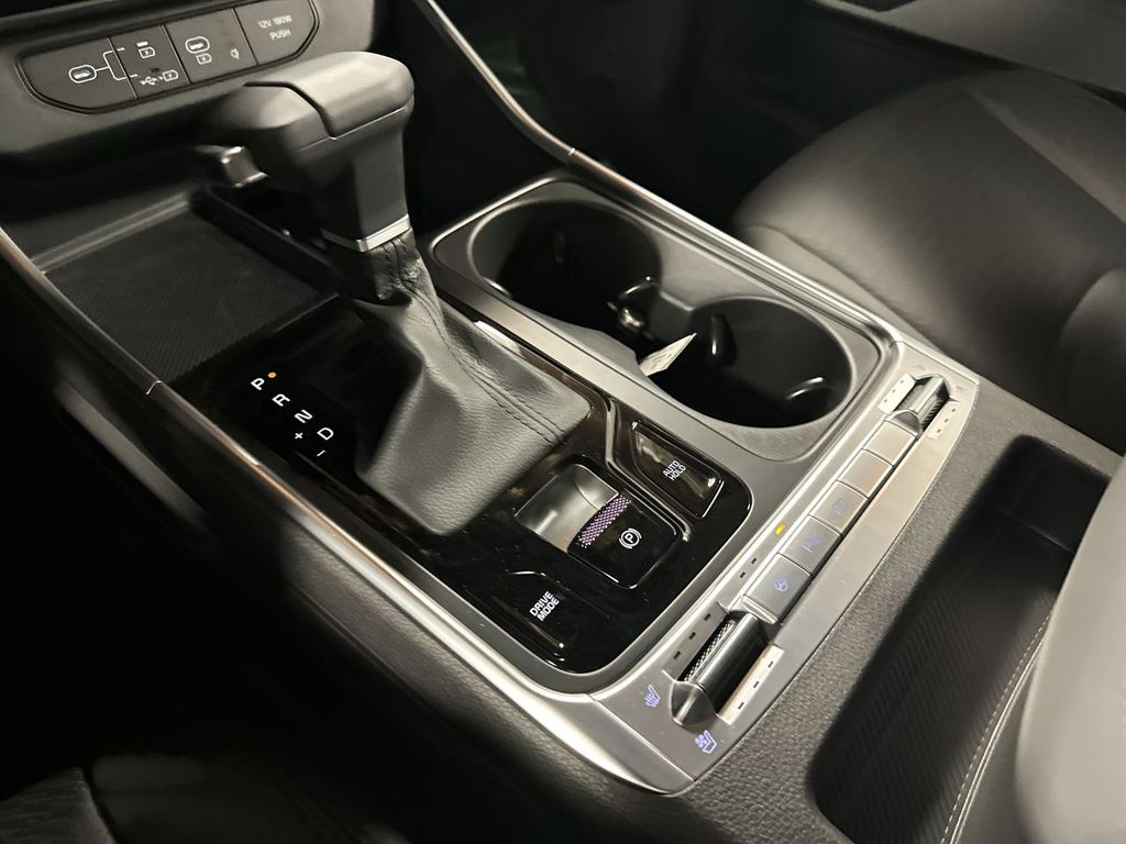 new 2025 Kia Carnival car, priced at $47,884