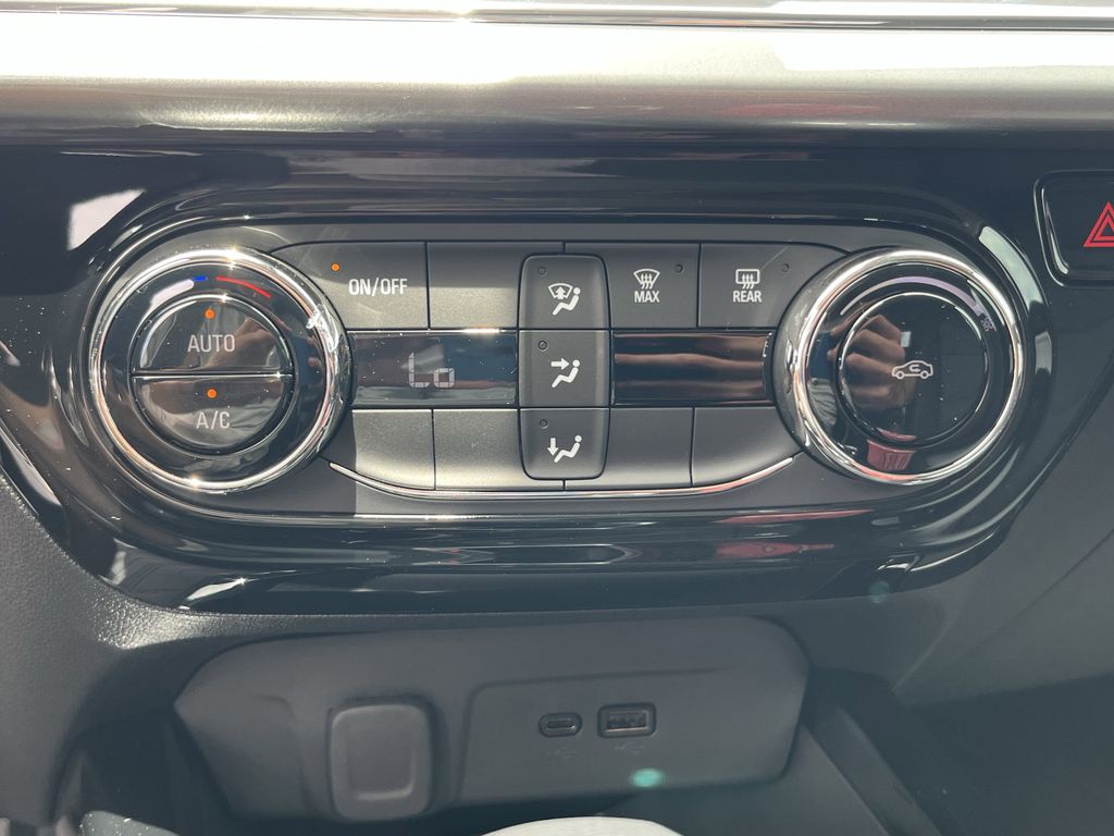 new 2025 Chevrolet Trax car, priced at $22,862