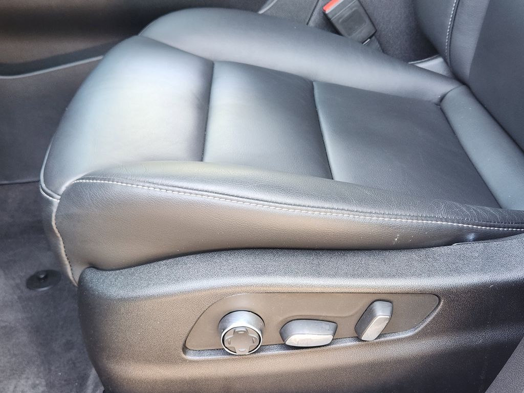 used 2024 Cadillac XT4 car, priced at $36,304