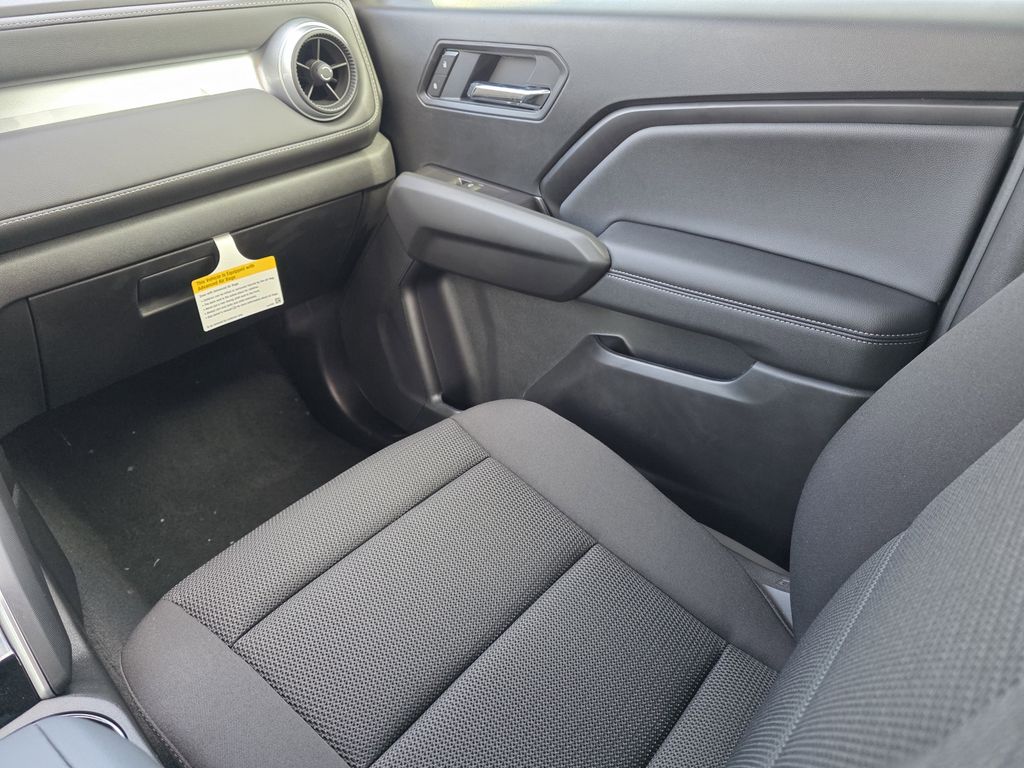 new 2025 Chevrolet Colorado car, priced at $30,400