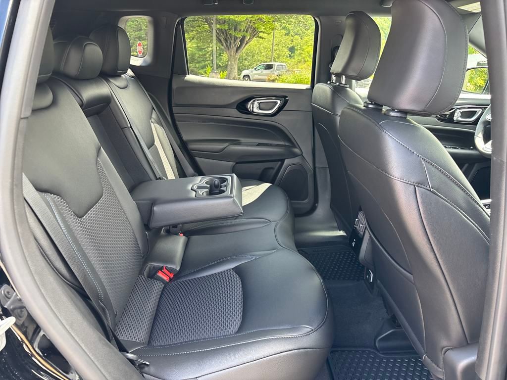 new 2025 Jeep Compass car