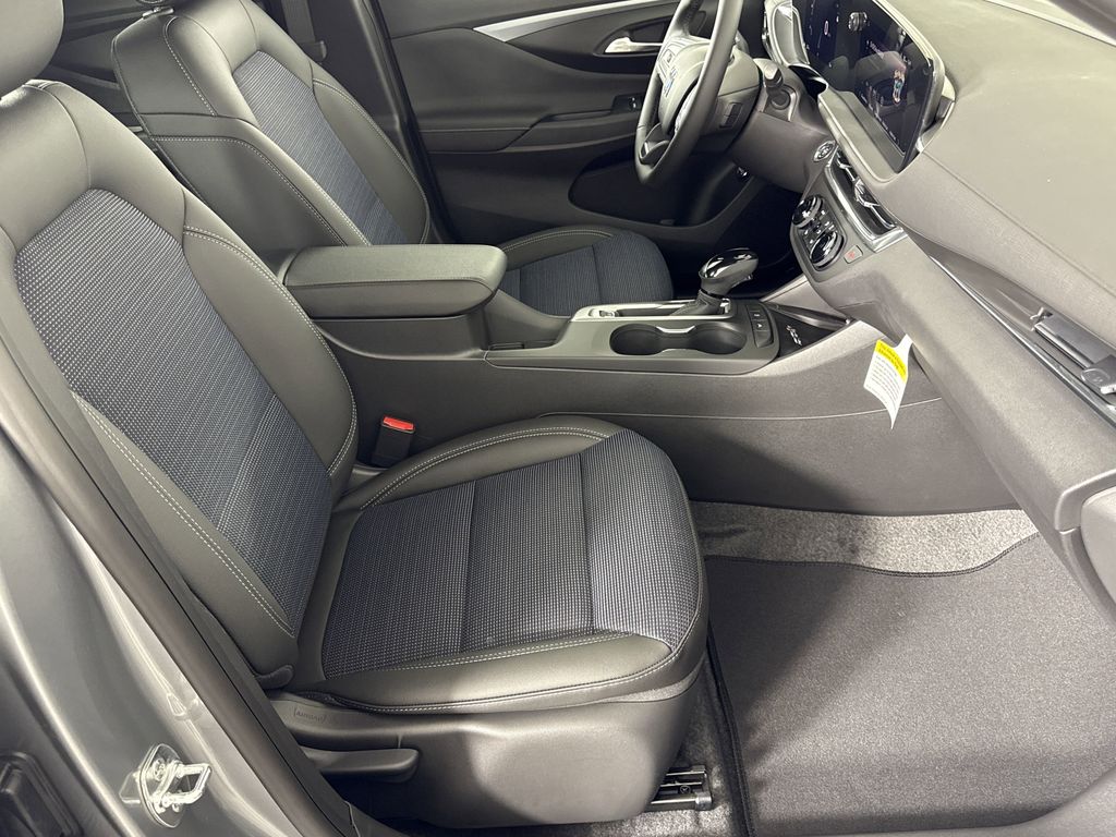 new 2025 Buick Envista car, priced at $27,375