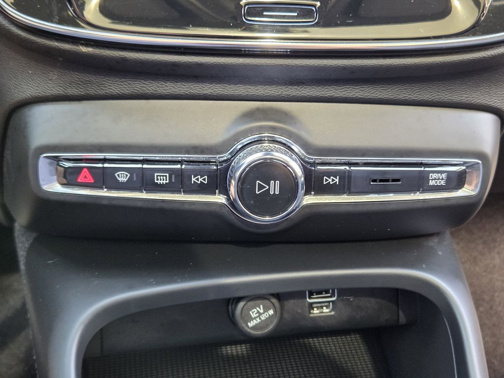used 2021 Volvo XC40 car, priced at $22,862
