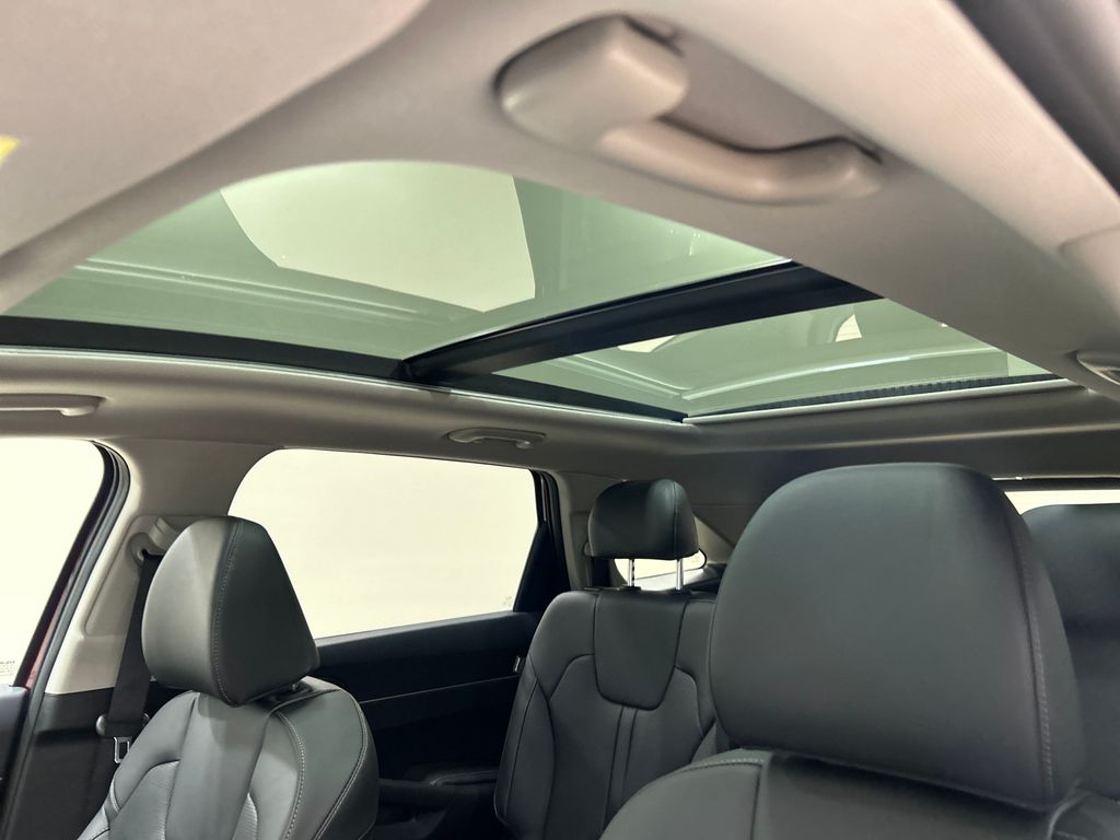 new 2025 Kia Sorento car, priced at $41,225