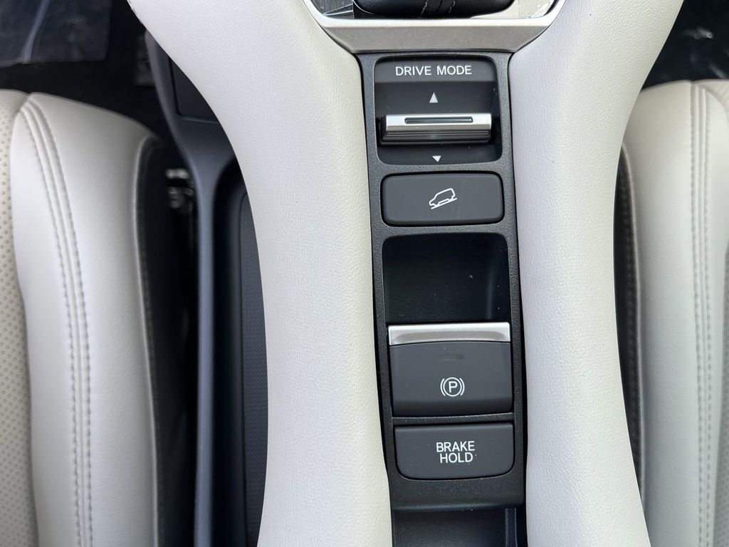 new 2025 Honda HR-V car, priced at $29,659