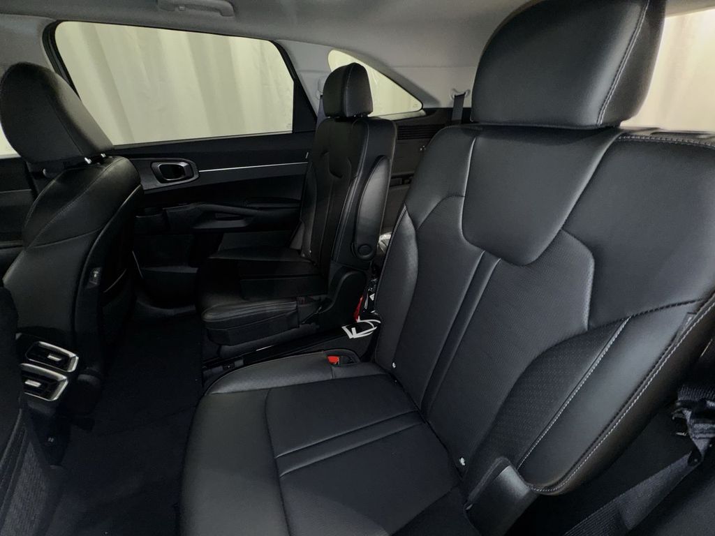 new 2025 Kia Sorento car, priced at $42,074