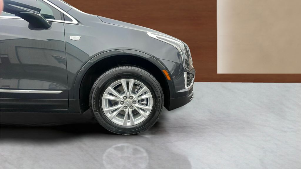 used 2021 Cadillac XT5 car, priced at $29,550