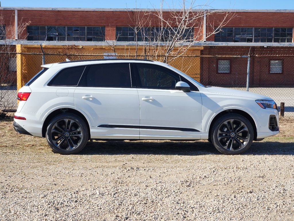 new 2025 Audi Q7 car, priced at $77,010