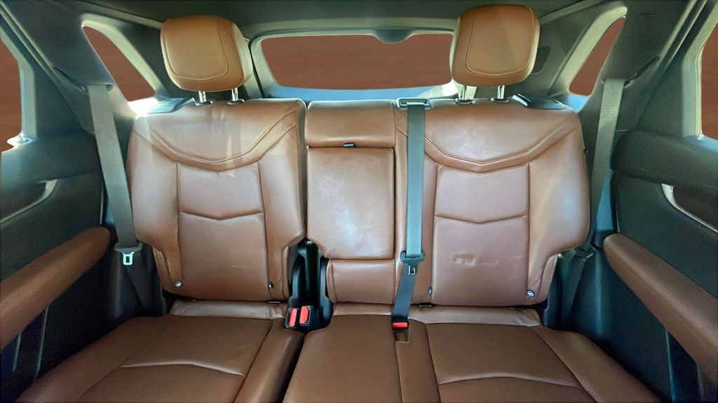 used 2022 Cadillac XT5 car, priced at $37,500