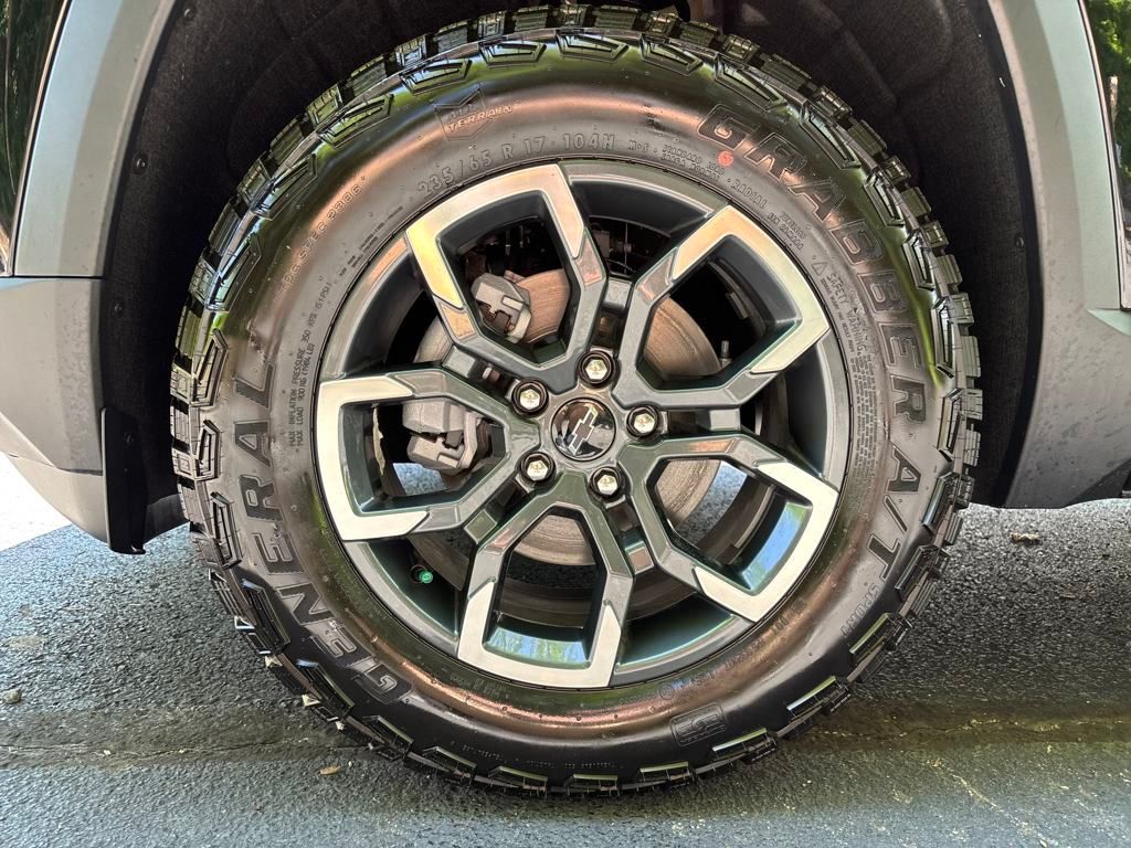 new 2026 Chevrolet Equinox car, priced at $36,990