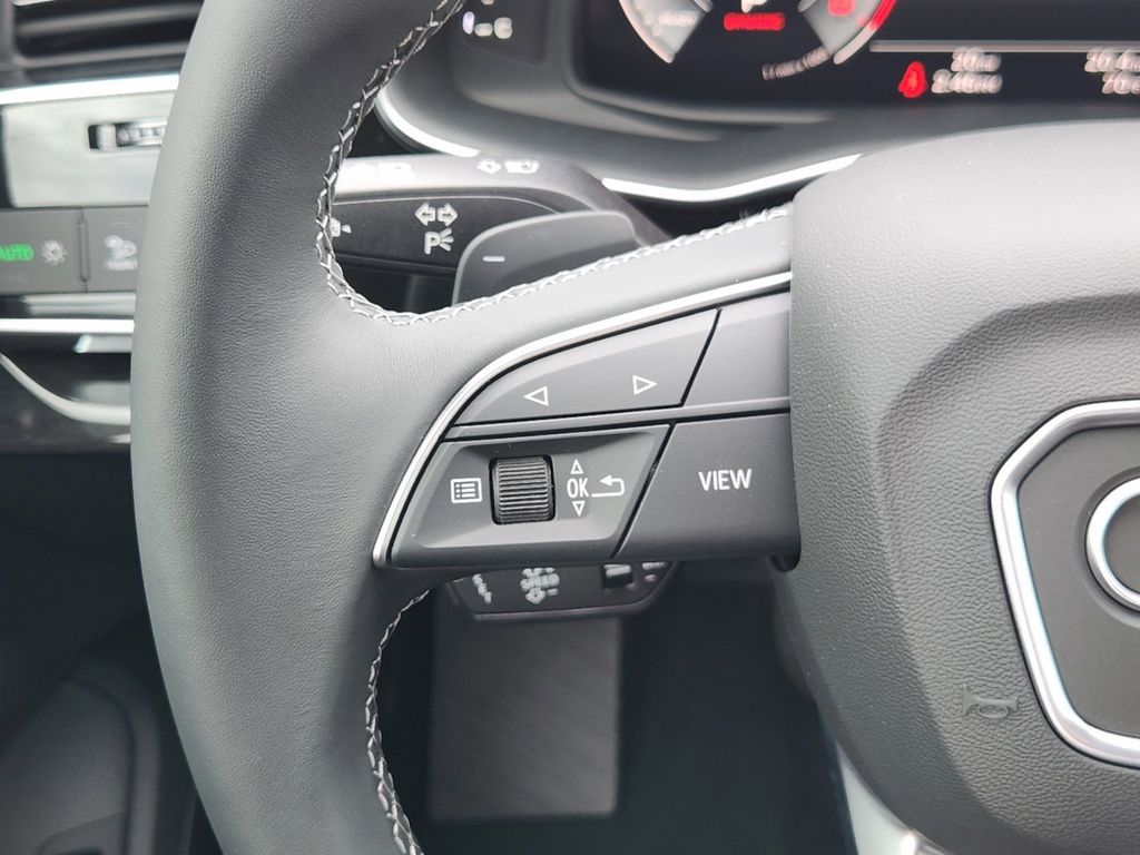 new 2025 Audi Q7 car, priced at $77,750