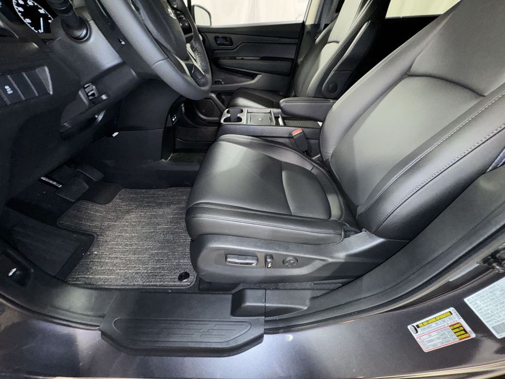 new 2026 Honda Odyssey car, priced at $44,290