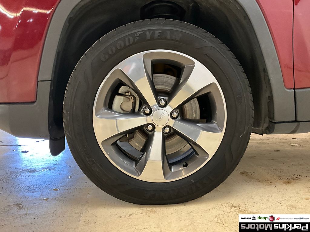 used 2020 Jeep Cherokee car, priced at $17,165