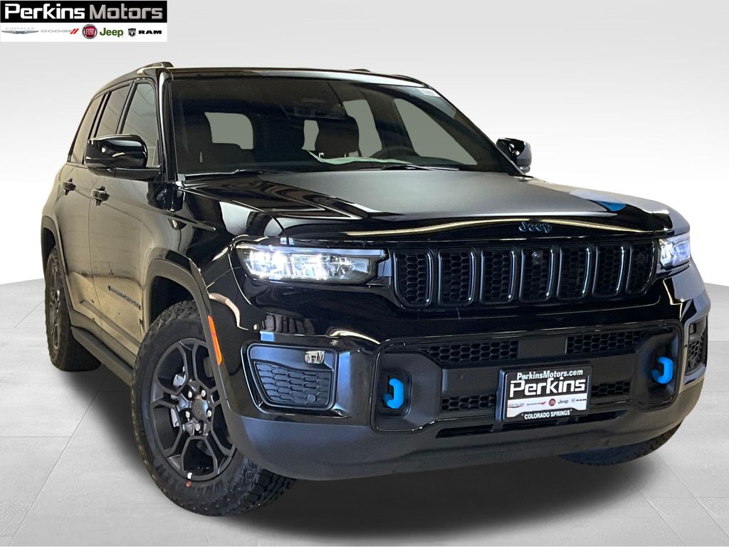 new 2025 Jeep Grand Cherokee car, priced at $66,005