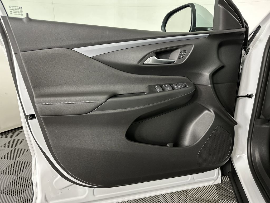 new 2025 Buick Envista car, priced at $24,695
