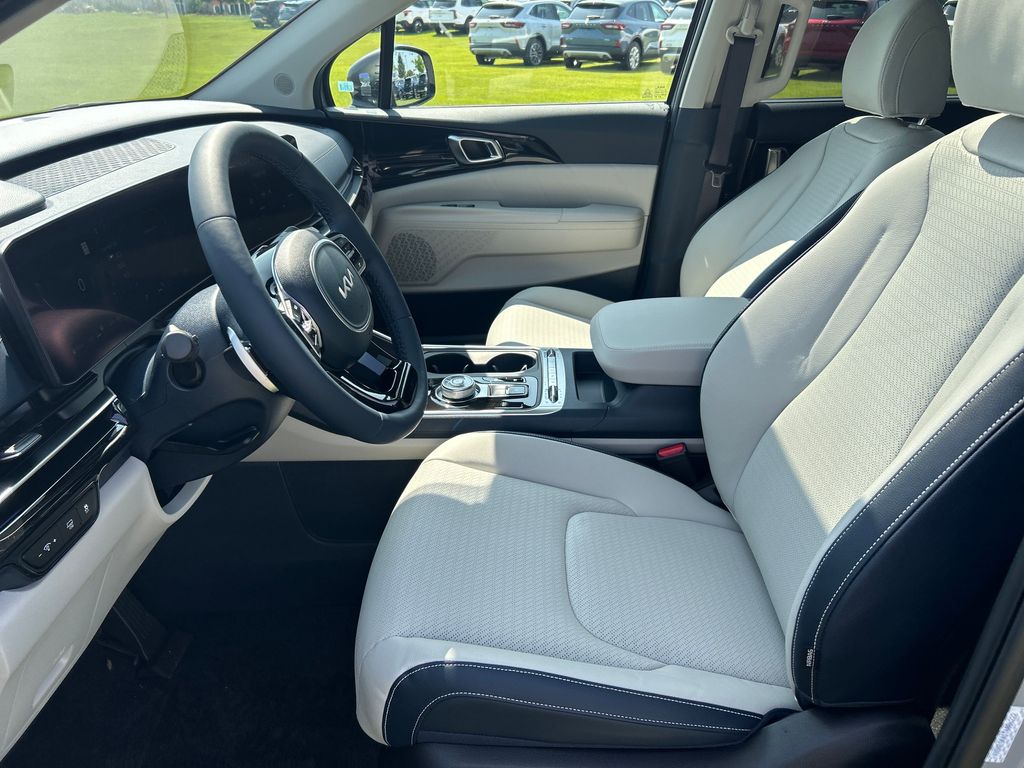 new 2026 Kia Carnival Hybrid car, priced at $53,074