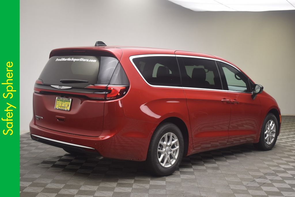 new 2026 Chrysler Pacifica car, priced at $45,425