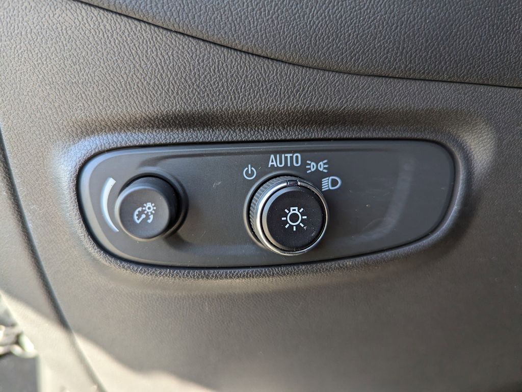 used 2023 Chevrolet Equinox car, priced at $20,991