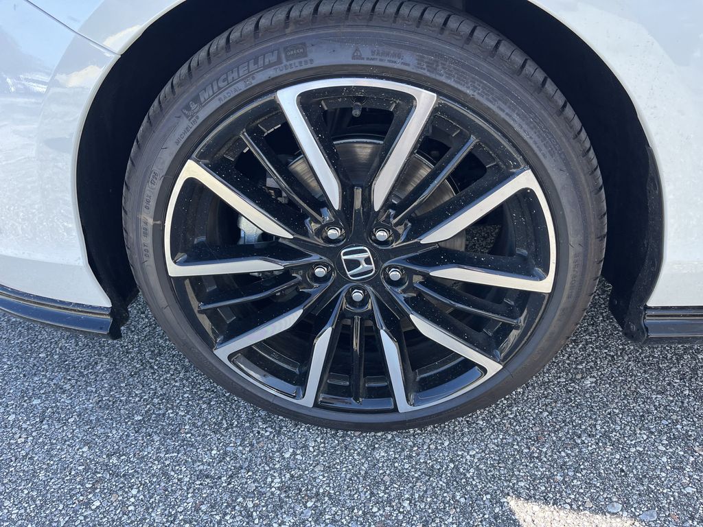 new 2025 Honda Accord Hybrid car, priced at $39,269