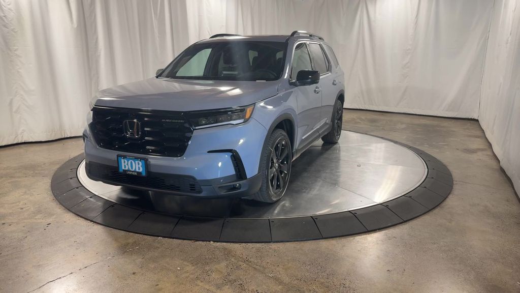 new 2025 Honda Pilot car, priced at $57,215